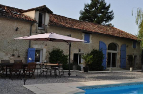 Отель Chambres d'Hôtes La Grange Au Bois  Шампань-Э-Фонтэн